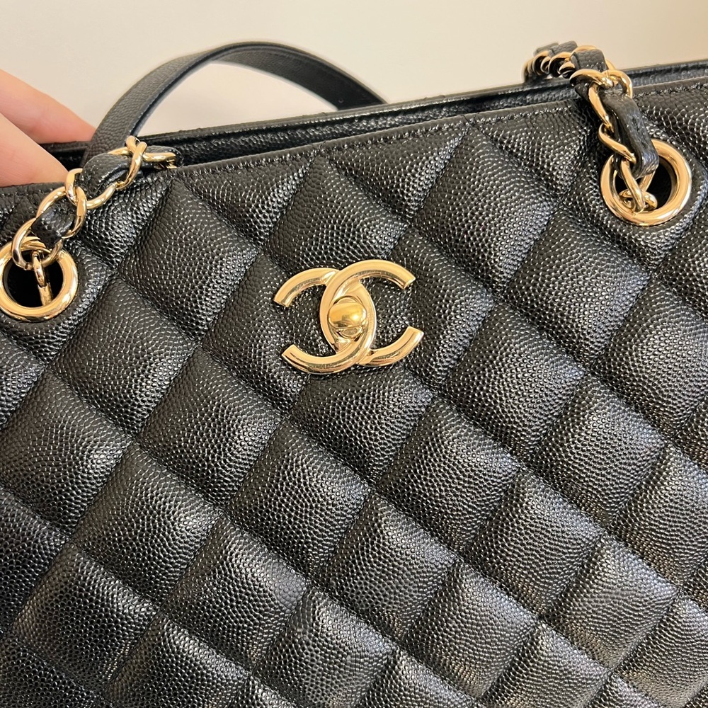 Chanel Timeless Caviar Leather Classic Tote - Picture 9 of 16